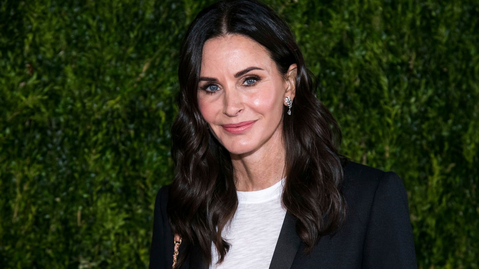 Courteney Cox says cosmetic injections left her looking 'really strange'