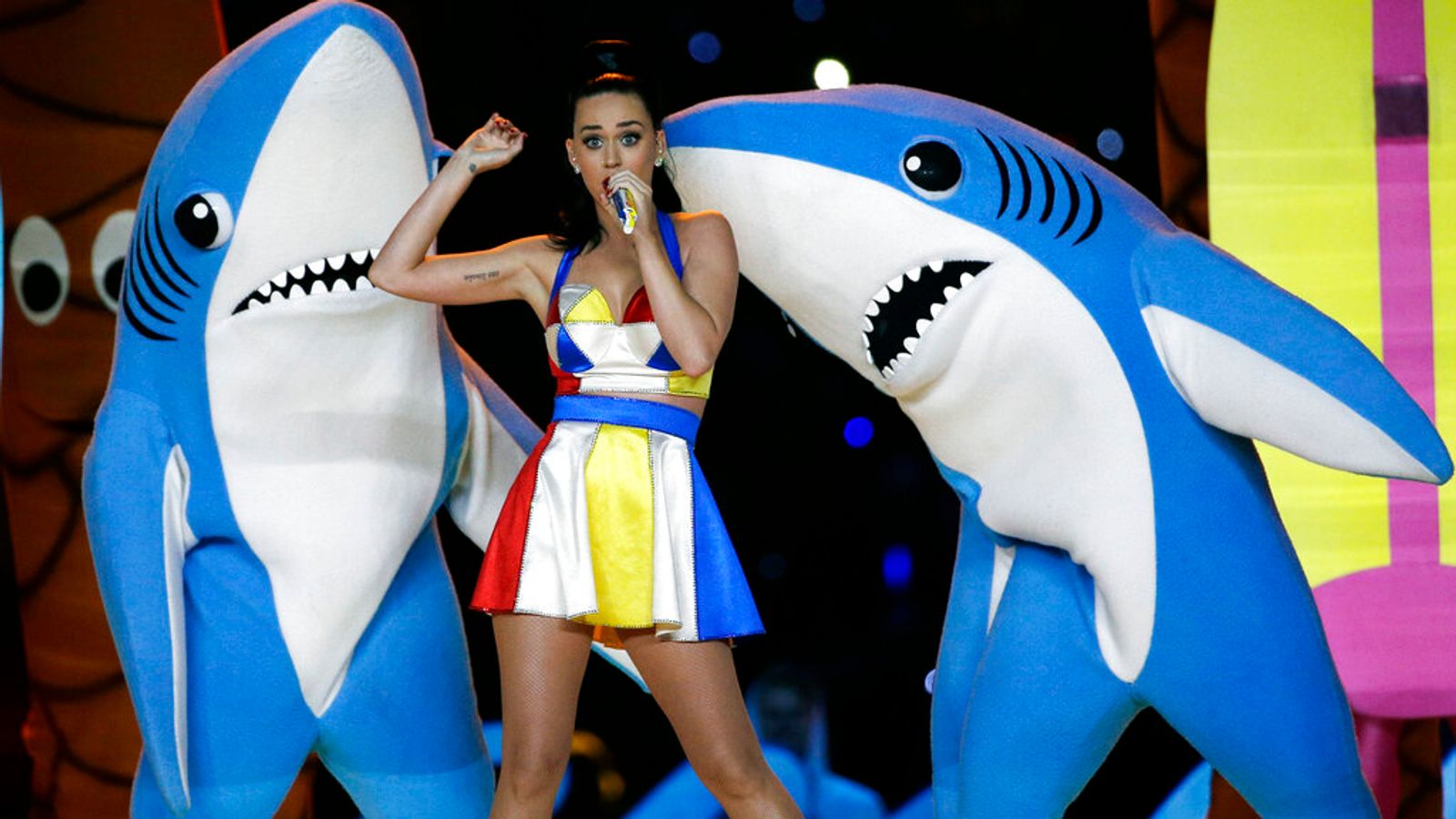 THE SIREN  THE CONTROVERSY OF THE 2022 SUPERBOWL HALFTIME SHOW