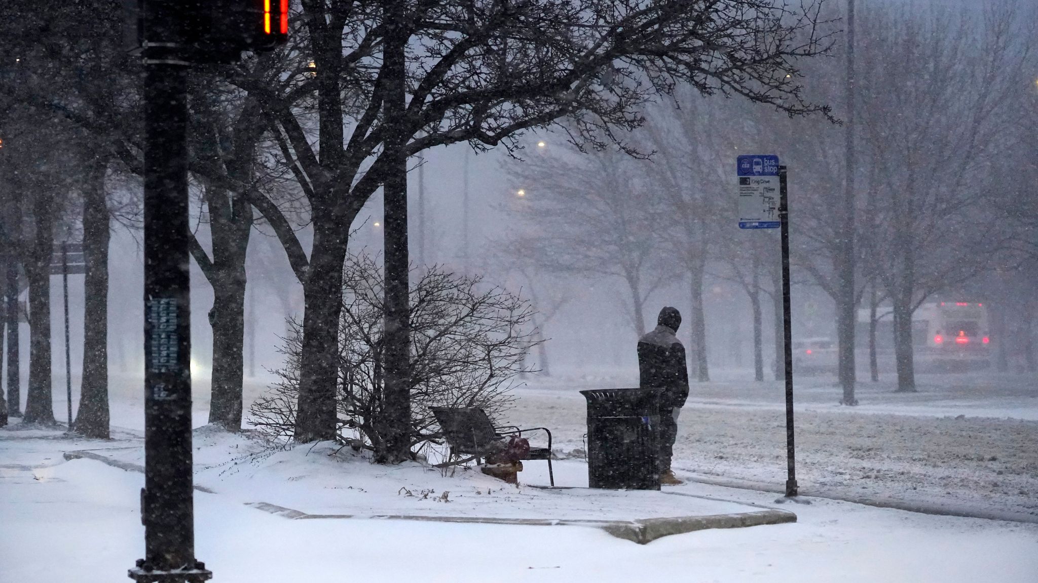 Illinois Huge snow storm causes 100 vehicle pileup in US state US