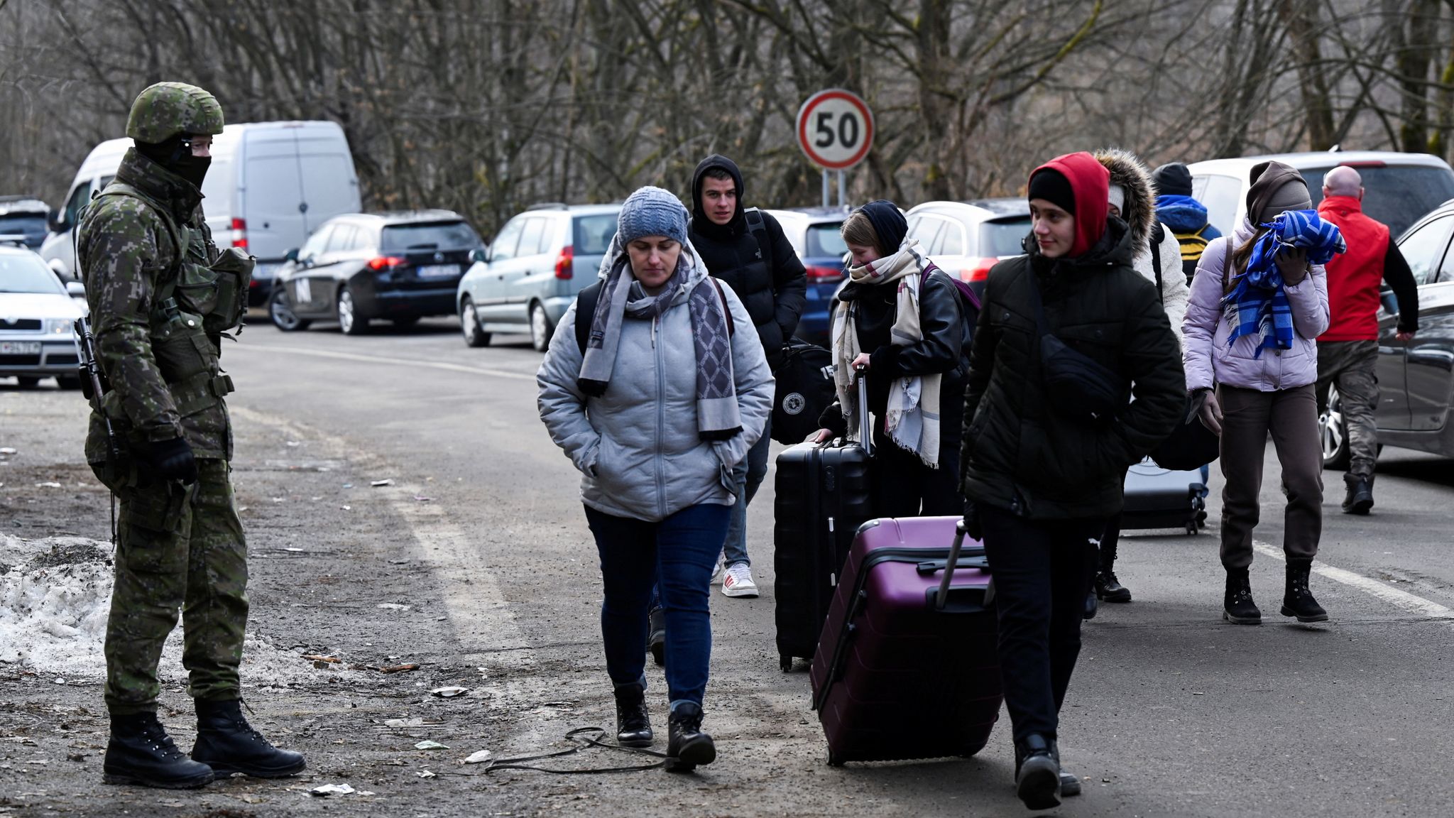 Warnings of 'street fighting' in Kyiv as Ukraine's president refuses to ...