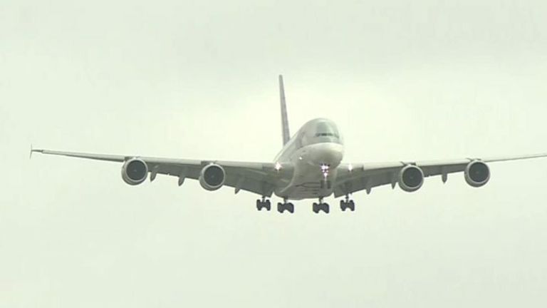 Planes struggle to land at Heathrow due to Storm Eunice