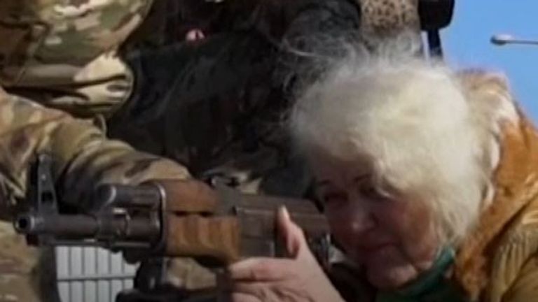 79-year-old woman trains with a gun in Ukraine 