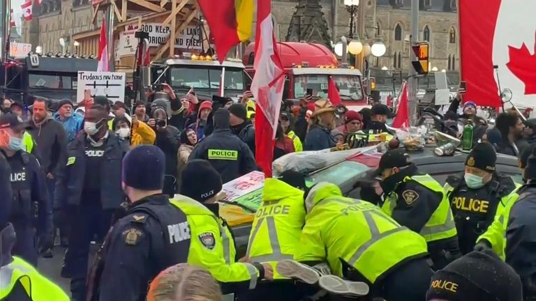 Anti-vaccine mandate protests are broken up in Ottawa