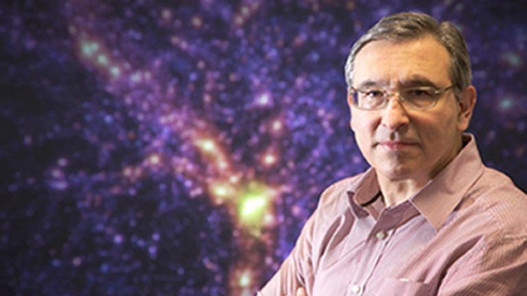 Professor Carlos Frenk é Professor Ogden de Física Fundamental no Instituto de Cosmologia Computacional da Universidade de Durham