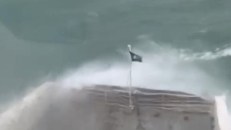 High winds cause rough conditions in the English Channel for this ferry