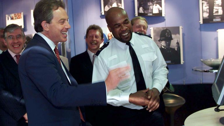 Gamal Turawa conoció al entonces primer ministro Tony Blair en 2000
