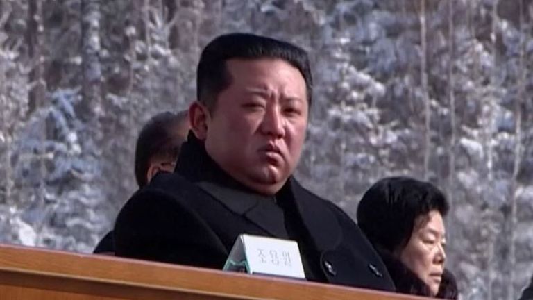 Kim Jong Un, Kuzey Kore'de bir dağ kentinde düzenlenen törene katıldı