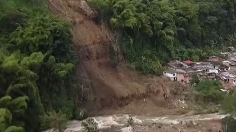 Landslide buries homes in Colombia