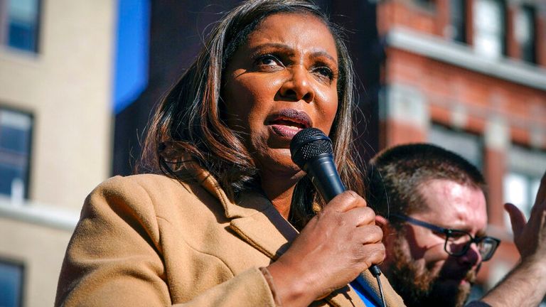 Letitia James untersucht, ob Herr Trump seine finanziellen Verhältnisse falsch dargestellt hat, um Kredite zu sichern