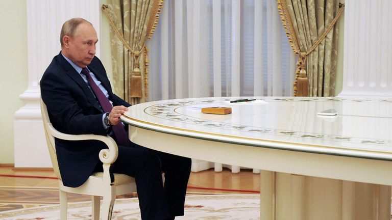 Russia&#39;s President Vladimir Putin attends a meeting with Azerbaijan&#39;s President Ilham Aliyev at the Kremlin in Moscow, Russia, February 22, 2022. Sputnik/Mikhail Klimentyev/Kremlin via REUTERS ATTENTION EDITORS - THIS IMAGE WAS PROVIDED BY A THIRD PARTY.