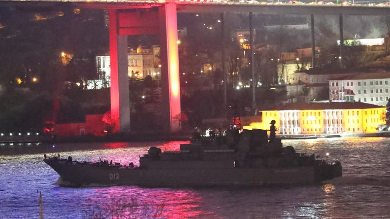 The Russian Navy&#39;s landing ship Olenegorsky Gornyak sets sail in the Bosphorus, on its way to the Black Sea