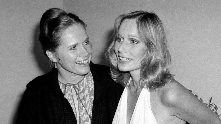 Liv Ullmann visits Sally Kellerman before the opening of Mrs. Kellerman at the Grand Final in New York on May 2, 1977 (AP Photo / Ray Stubblebine) PIC: AP