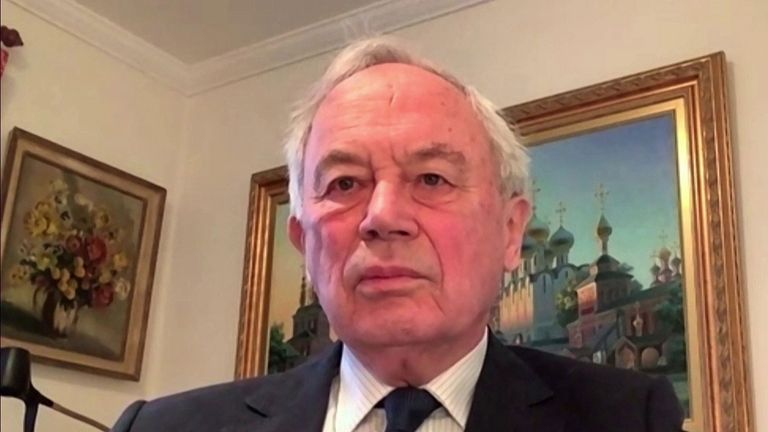 Former UK Ambassador to Russia Sir Andrew Wood says President Putin is &#39;intimidating&#39; Ukraine and want to grow in power.