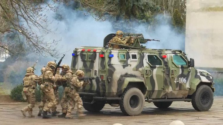 Ukraine perform military drills amid fears of Russian invasion