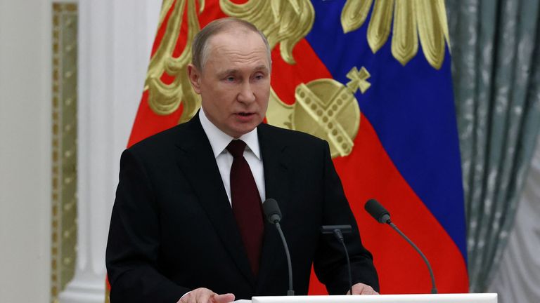 Russian President Vladimir Putin speaks during a ceremony to present the highest state awards at the Kremlin in Moscow, Russia February 2, 2022. Sputnik/Sergey Karpuhin/Pool via REUTERS ATTENTION EDITORS - THIS IMAGE WAS PROVIDED BY A THIRD PARTY.
