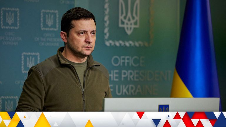 Ukrainian President Volodymyr Zelenskyy makes a statement in Kyiv, Ukraine, February 25, 2022. Ukrainian Presidential Press Service/Handout via REUTERS ATTENTION EDITORS - THIS IMAGE WAS PROVIDED BY A THIRD PARTY.
