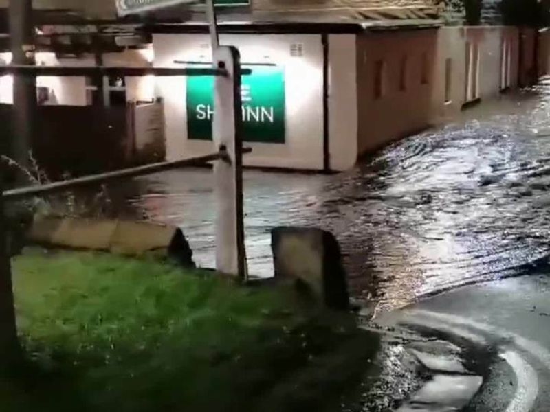 Flash flood meaning