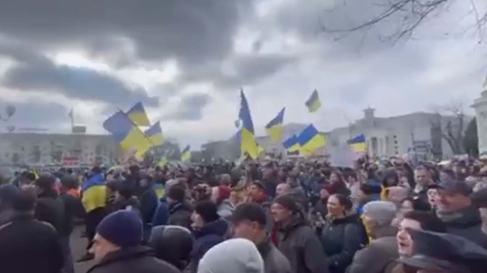 Ukranians protest in Kherson