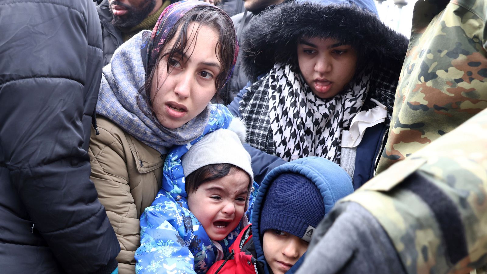 Ukraine Invasion: 10,000 People Seek Refuge in UK – France Criticizes Britain’s Delay