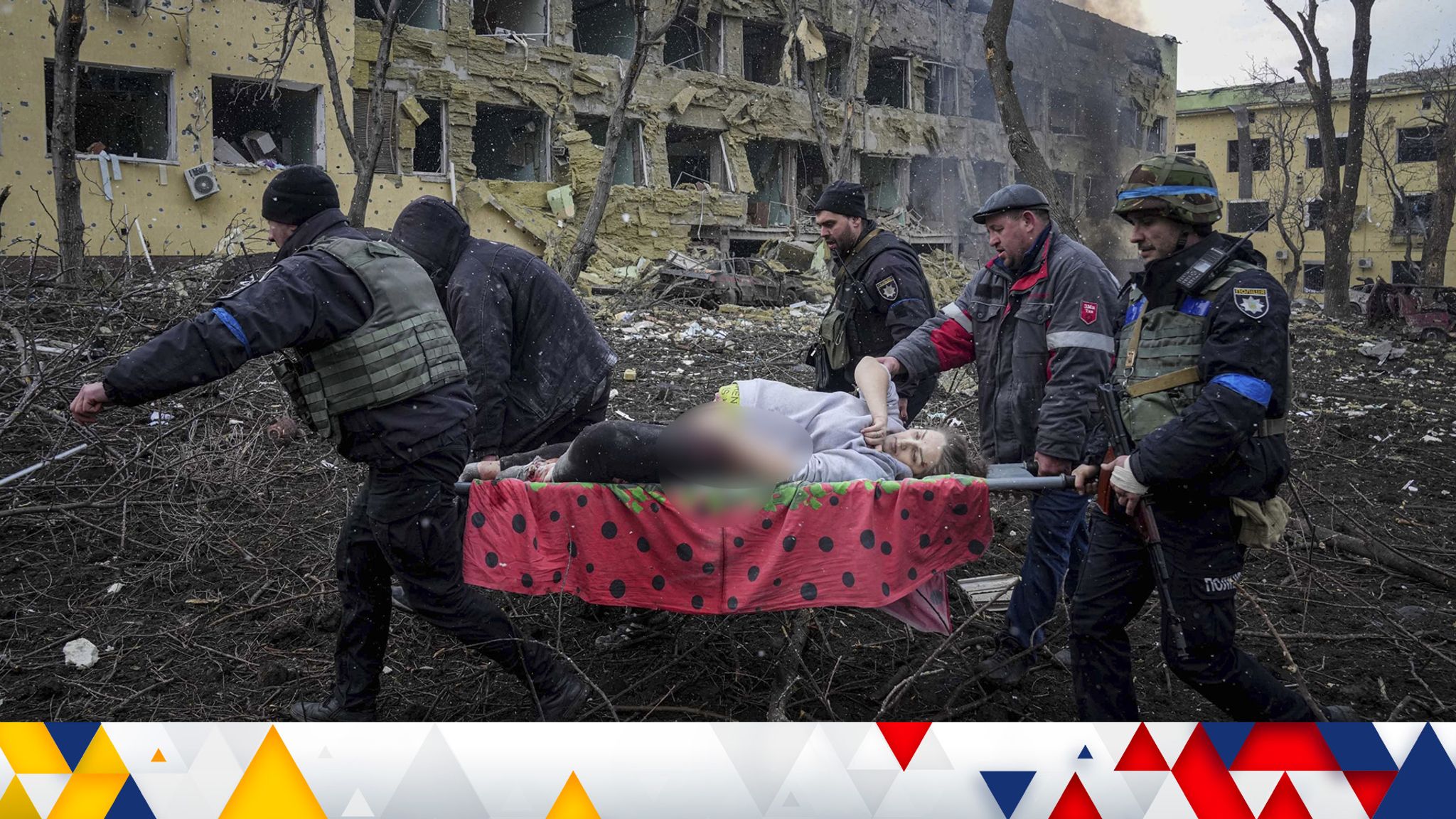 Ukraine war: Pregnant woman pictured being evacuated from bombed Mariupol  hospital dies with baby | World News | Sky News