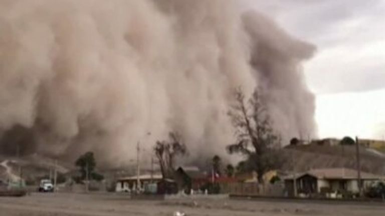 Diego de Almagro commune in Chile was engulfed by a sandstorm on Thursday which left more than 9,000 homes temporally without power. 