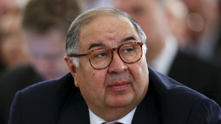 Metalloinvest&#39;s founder Alisher Usmanov attends a session during the Week of Russian Business, organized by the Russian Union of Industrialists and Entrepreneurs (RSPP), in Moscow, March 19, 2015. REUTERS/Maxim Zmeyev

