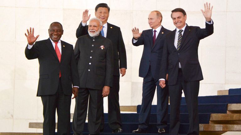 De izquierda a derecha: cumbre BRICS entre el presidente sudafricano Cyril Ramaphosa, el primer ministro indio Narendra Modi, el presidente chino Xi Jinping, Vladimir Putin y el líder brasileño Zaire Bolsonaro.  Imagen: AP