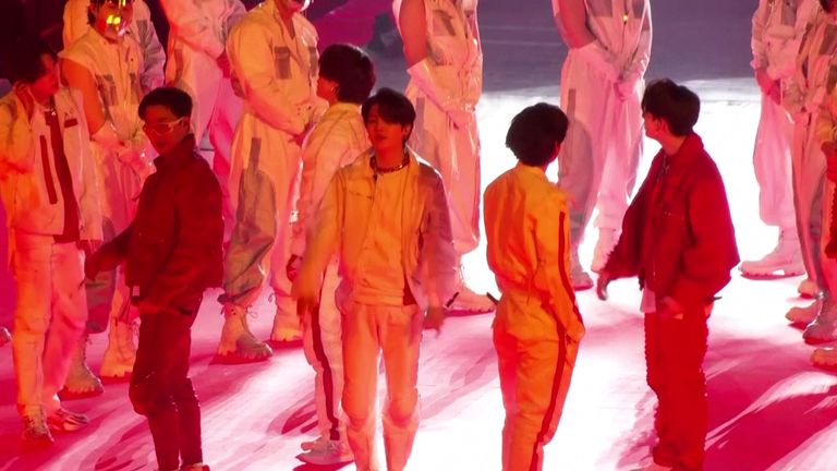 방탄소년단, 팬데믹 이후 처음으로 한국 무대에 복귀