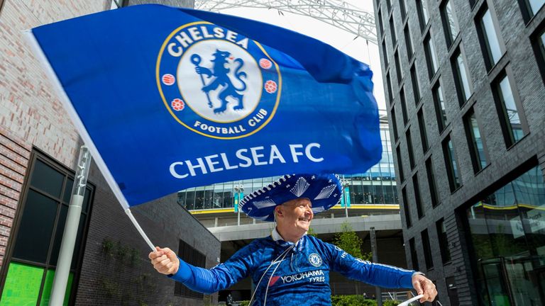 Chelsea fans.  Pic: Stephen Chung / LNP / Shutterstock