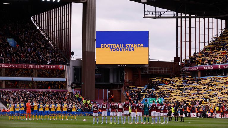 Football teams across the country have held a minute&#39;s applause for Ukraine.