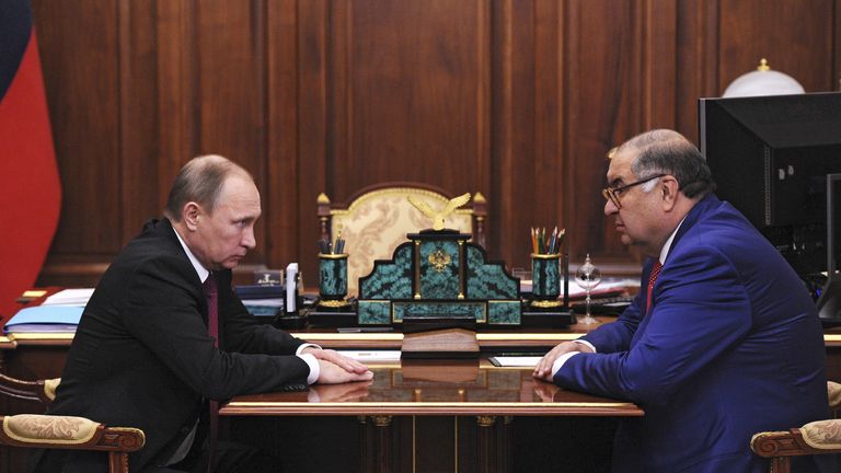 Russian President Vladimir Putin (L) meets with billionaire Alisher Usmanov at the Kremlin in Moscow, Russia, December 10, 2015. REUTERS/Mikhail Klimentyev/Sputnik/Kremlin ATTENTION EDITORS - THIS IMAGE HAS BEEN SUPPLIED BY A THIRD PARTY. IT IS DISTRIBUTED, EXACTLY AS RECEIVED BY REUTERS, AS A SERVICE TO CLIENTS.

