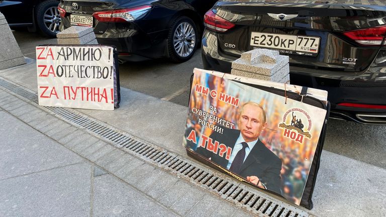 Patriotic placards in the car park of the Russian Parliament. that say &#39;To the army, to the fatherland, to Putin!&#39;
