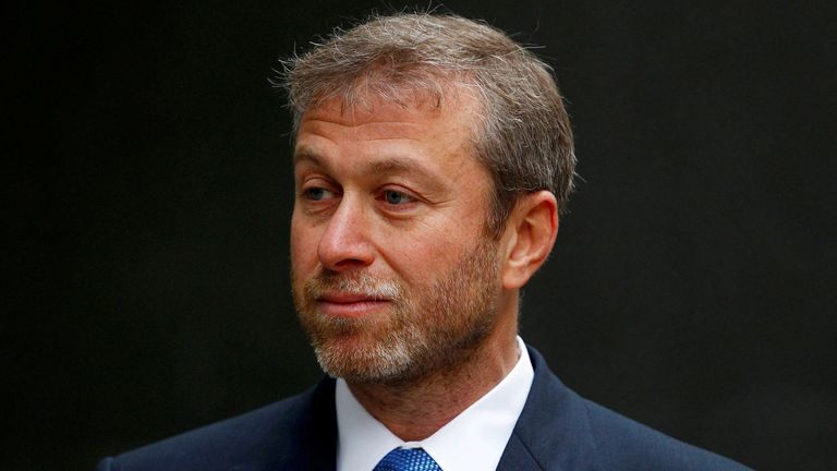 Russian billionaire and owner of Chelsea football club Roman Abramovich arrives at a division of the High Court in central London October 31, 2011. REUTERS/Andrew Winning/
