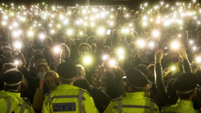 Une veillée et une manifestation spontanées ont eu lieu à Clapham l'année dernière