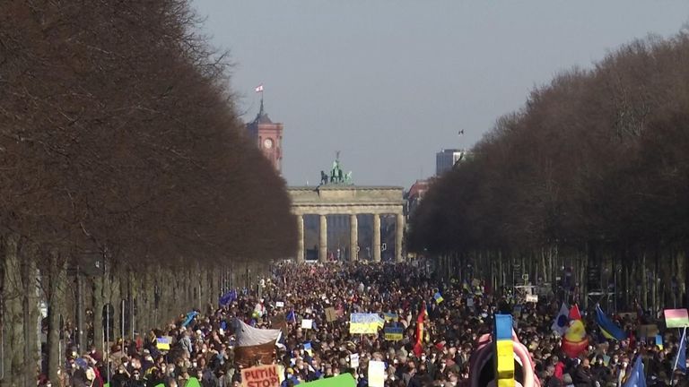 Huge anti-war protest in Berlin