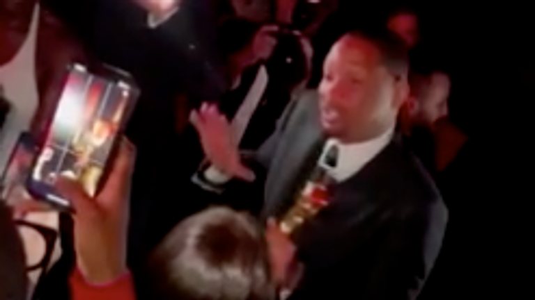 Will Smith dances with Oscar at Vanity Fair