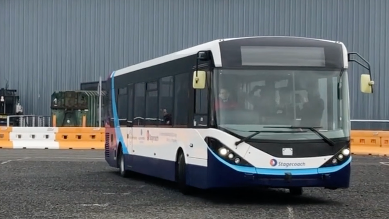 Der erste selbstfahrende Bus Großbritanniens geht zu Testzwecken in Schottland auf die Straße |  Nachrichten aus Großbritannien