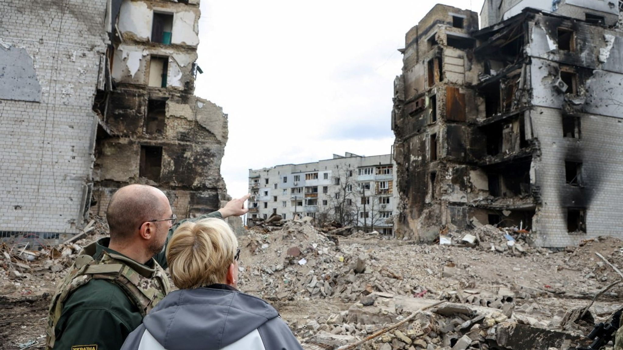 Бои в крупном городе. Разрушенный дом. Разрушенный войной дом. Руины Донбасса.