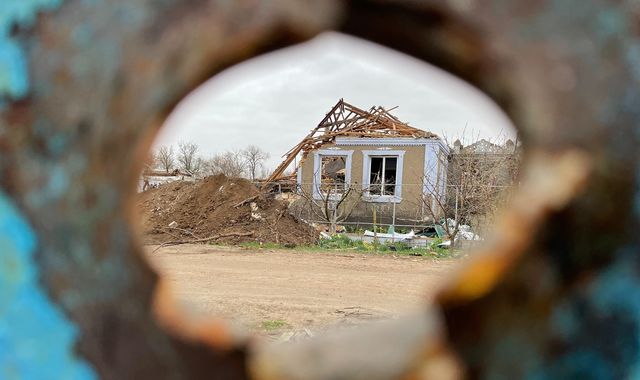Ukraine war: 'People get nabbed' - Kherson refugees tell of life under Russian occupation - Vimarsana News
