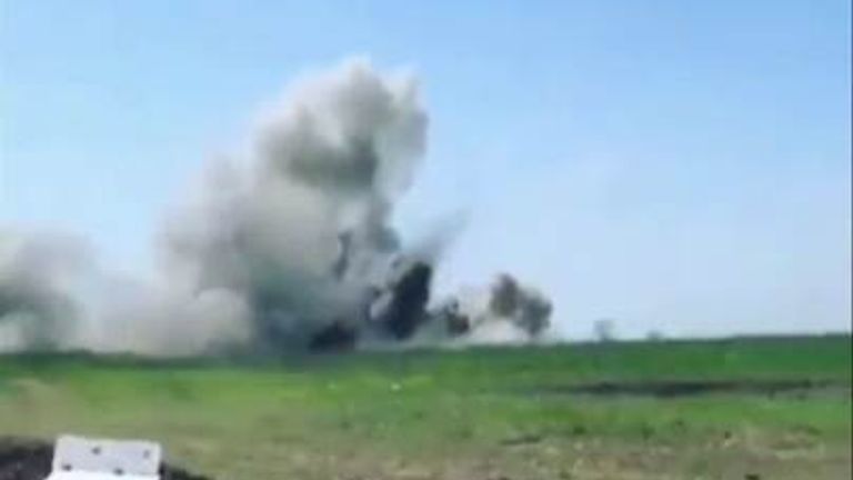 Ukrainian forces targeted by artillery strikes