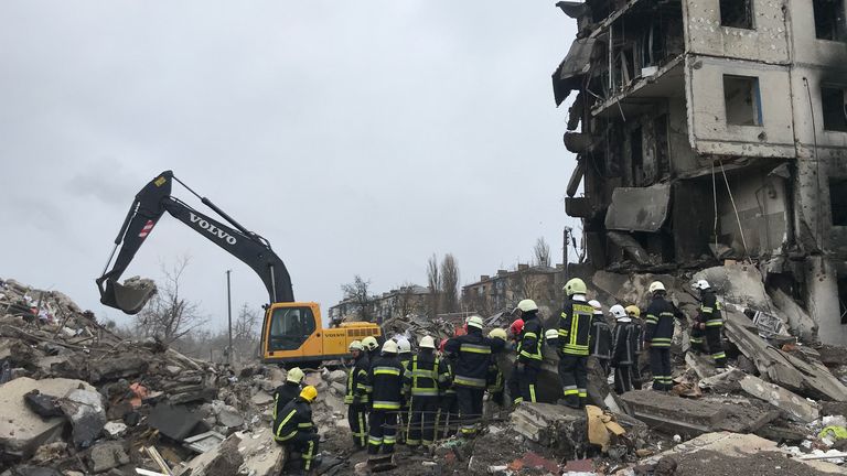 Guerra de Ucrania: ‘No sé si están vivos o muertos’ – Mujer busca a familiares desaparecidos desde el ataque aéreo de Borodyanka |  noticias del mundo