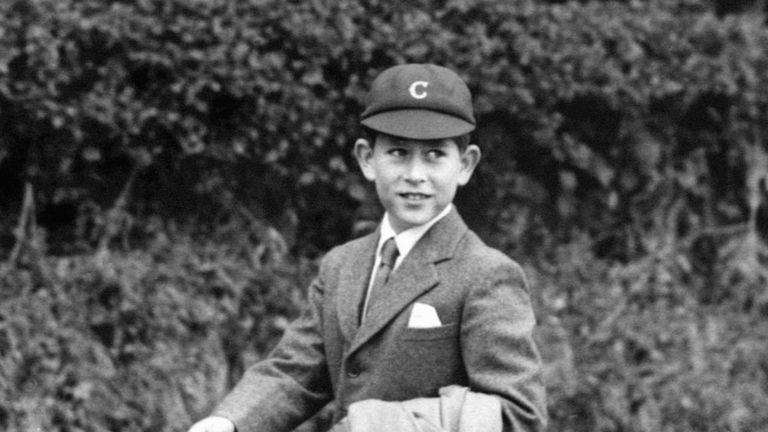 PA NEWS PHOTO 27/7/58  THE PRINCE OF WALES WALKING TO CHEAM SCHOOL IN BERKSHIRE