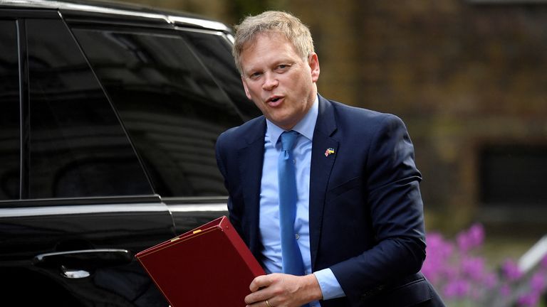 British Transport Secretary Grant Shapps walks outside Downing Street, in London, Britain, April 19, 2022. REUTERS/Toby Melville
