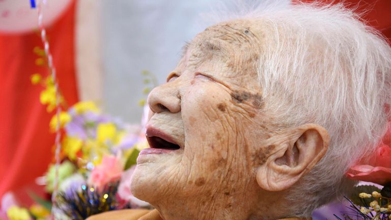 Guinness Dünya Rekorları tarafından dünyanın yaşayan en yaşlı insanı olarak tanınan Kane Tanaka.  Resim: Kyodo/AP