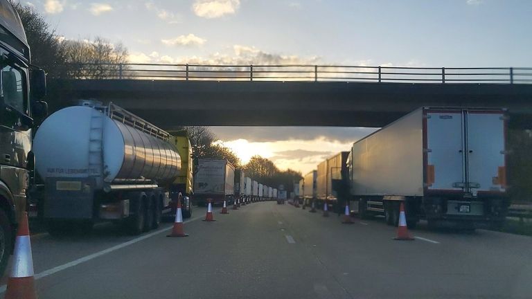 Kent Police posted this picture and thanked the public and lorry drivers for their patience