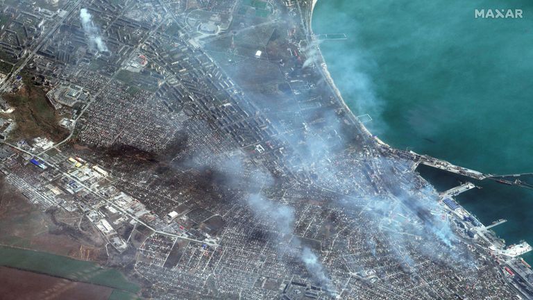 A satellite image shows buildings on fire in Mariupol, Ukraine, April 9, 2022. Picture taken April 9, 2022. Satellite image 2022 Maxar Technologies / Handout via REUTERS ATTENTION EDITORS - THIS IMAGE HAS BEEN SUPPLIED BY A THIRD PARTY.  MANDATORY CREDIT.  NO RESALES.  NO ARCHIVES.  DO NOT OBSCURE LOGO.