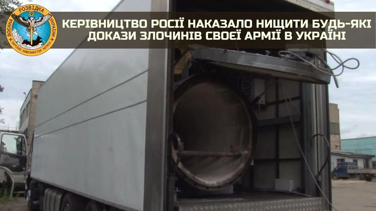 Ministerul ucrainean al Apărării a distribuit această imagine susținând că arată un crematoriu mobil în interiorul unui camion
