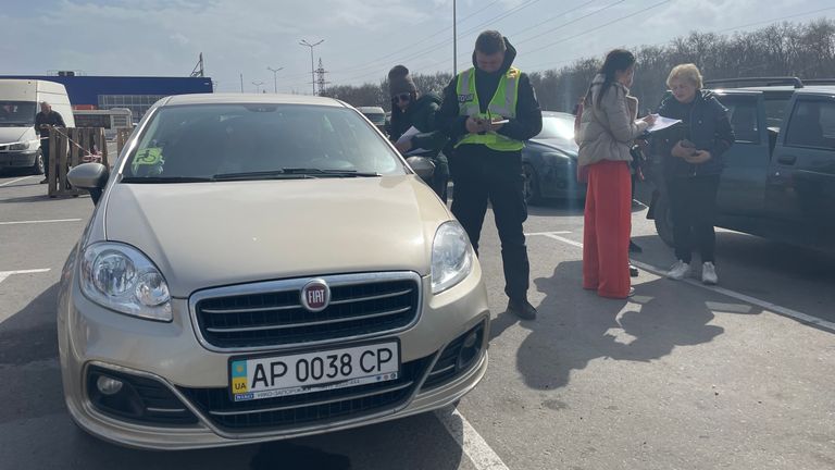 Le supermarché a été transformé en relais pour 60 000 personnes fuyant le sud-est du pays