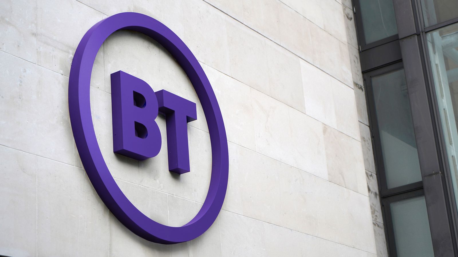 BT to upgrade cost-savings target to £3bn as inflationary pressures bite