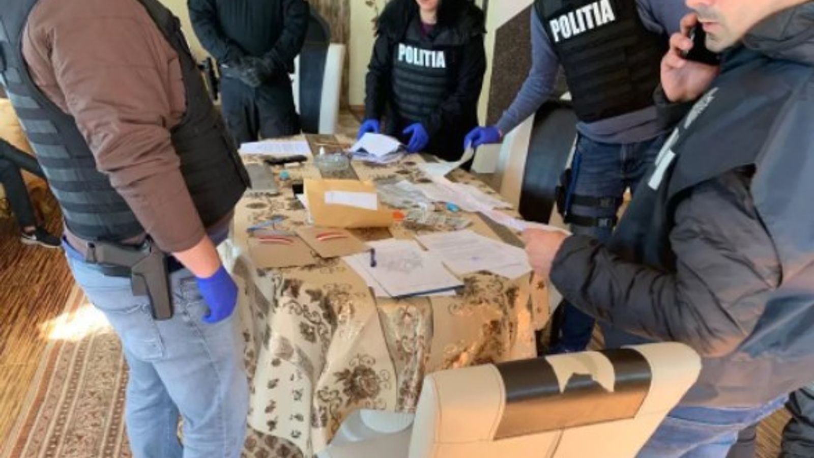Italia: Polizia internazionale arresta rete criminale per frode a uomini soli per oltre 1 milione di euro |  Notizie dal mondo